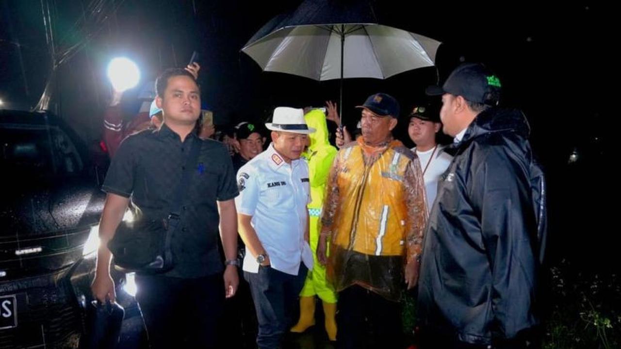 Bupati Bandung Pastikan Pelayanan Optimal untuk Korban Penanganan Banjir Rancaekek