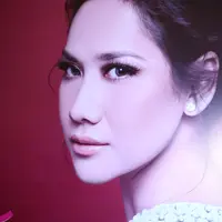 Berbagai persiapan jelang konser akbar yang akan digelar pada 1 Maret Mendatang. Selain persiapan fisik, vocal, Bunga Citra Lestari juga menjalani latihan khusus. (Nurwahyunan/Bintang.com)