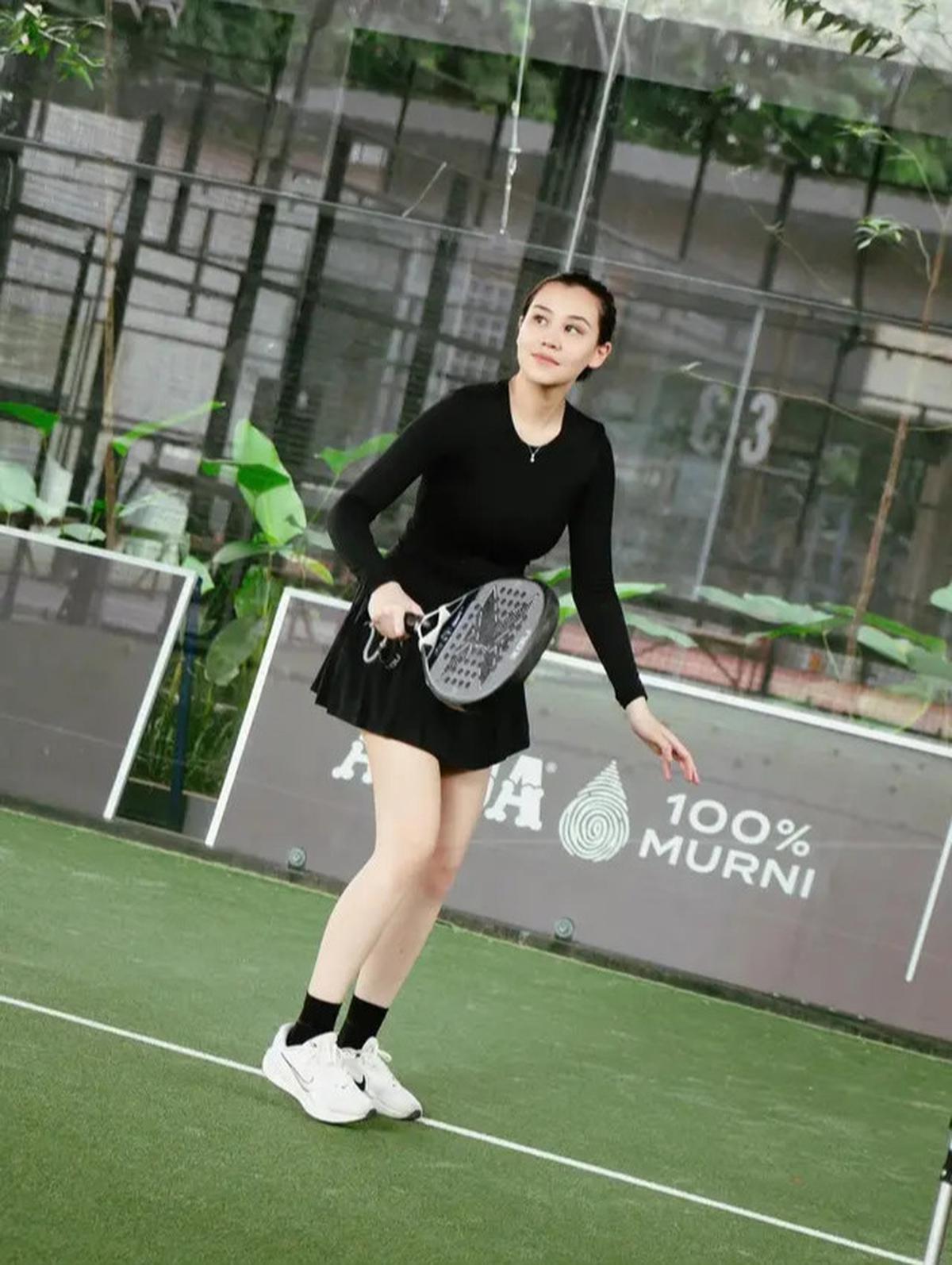 Gaya Aaliyah Massaid saat Olahraga Padel, Tampil Ramping Setelah 1 Bulan Melahirkan
