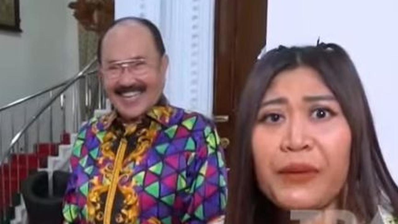 Boiyen Melongo Melihat Rumah Mewah Pengacara Senior Fredrich Yunadi, Pintu Gerbang yang Canggih Dibukanya dengan Berdehem