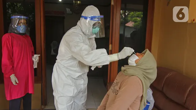 Warga Cipayung Lakukan Penguncian Mandiri