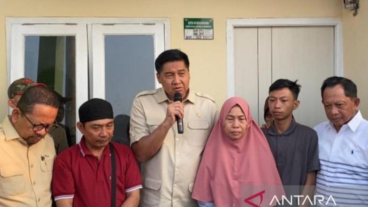 Tahukah Anda? Keluarga Affan, Pengemudi Ojol Korban Kerusuhan, Resmi Tempati Rumah Subsidi Berkat Instruksi Presiden Prabowo