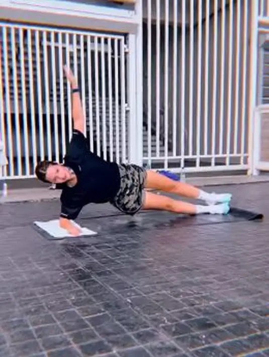 Nia Ramadhani rajin lakoni olahraga (Instagram/ramadhaniabakrie)