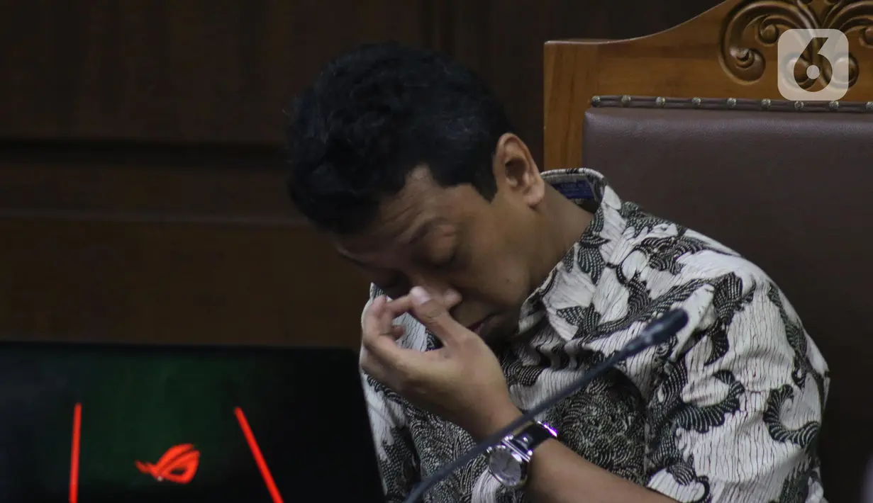 Terdakwa suap jual-beli jabatan di lingkungan Kemenag, M Romahurmuziy saat menjalani sidang lanjutan di Pengadilan Tipikor Jakarta, Rabu (11/12/2019). Sidang mendengar keterangan empat saksi, salah satunya Gubernur Jawa Timur, Khofifah Indar Parawansa. (Liputan6.com/Helmi Fithriansyah)