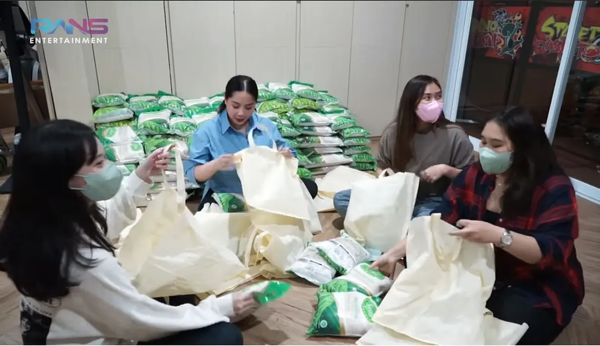 <p>Nagita Slavina dan Raffi Ahmad (Youtube/Rans Entertainmens)</p>