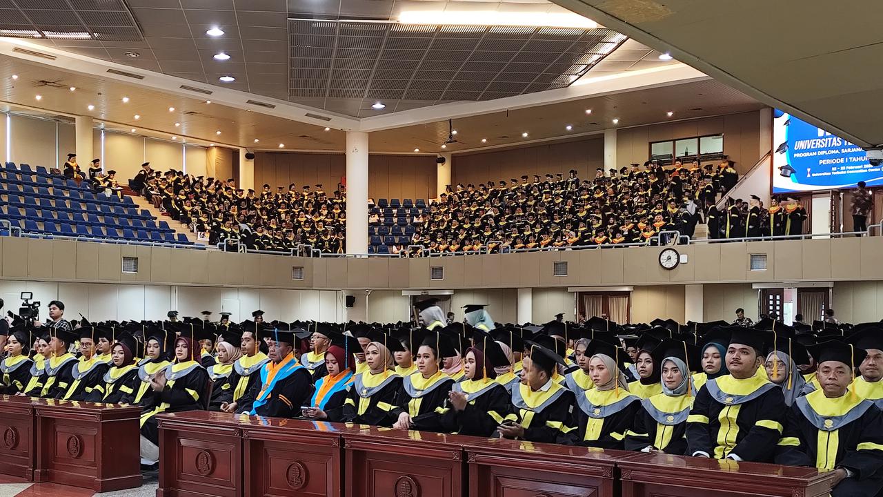 Asal Usul Penggunaan Toga di Acara Wisuda, Ternyata buat Tunjukkan Status Sosial