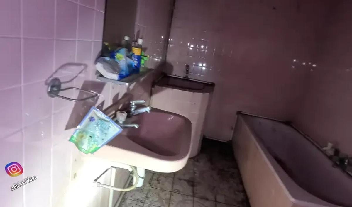 Beginilah penampakan sisi kamar mandi yang ada di rumah mewah tersebut. <br>