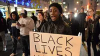 Aksi unjuk rasa oleh warga Minneapolis atas kematian George Floyd, pria kulit hitam yang meninggal akibat ulah polisi AS. (Twitter: @kmohanty99)