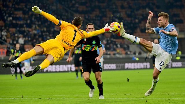 Foto: Momen Manis Pahit 11 Tahun Samir Handanovic Bersama Inter Milan, Selamat Tinggal Kapten!