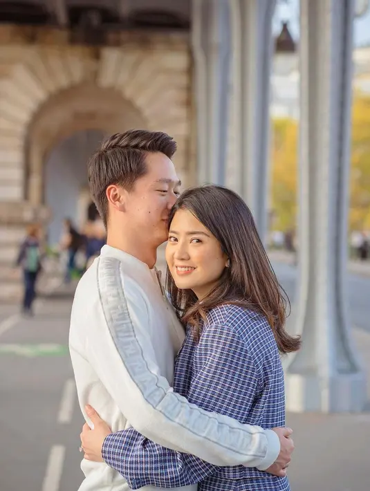 <p>Potret Valencia Tanoesoedibjo dan Kevin Sanjaya di Paris [Instagram/valenciatanoe]</p>