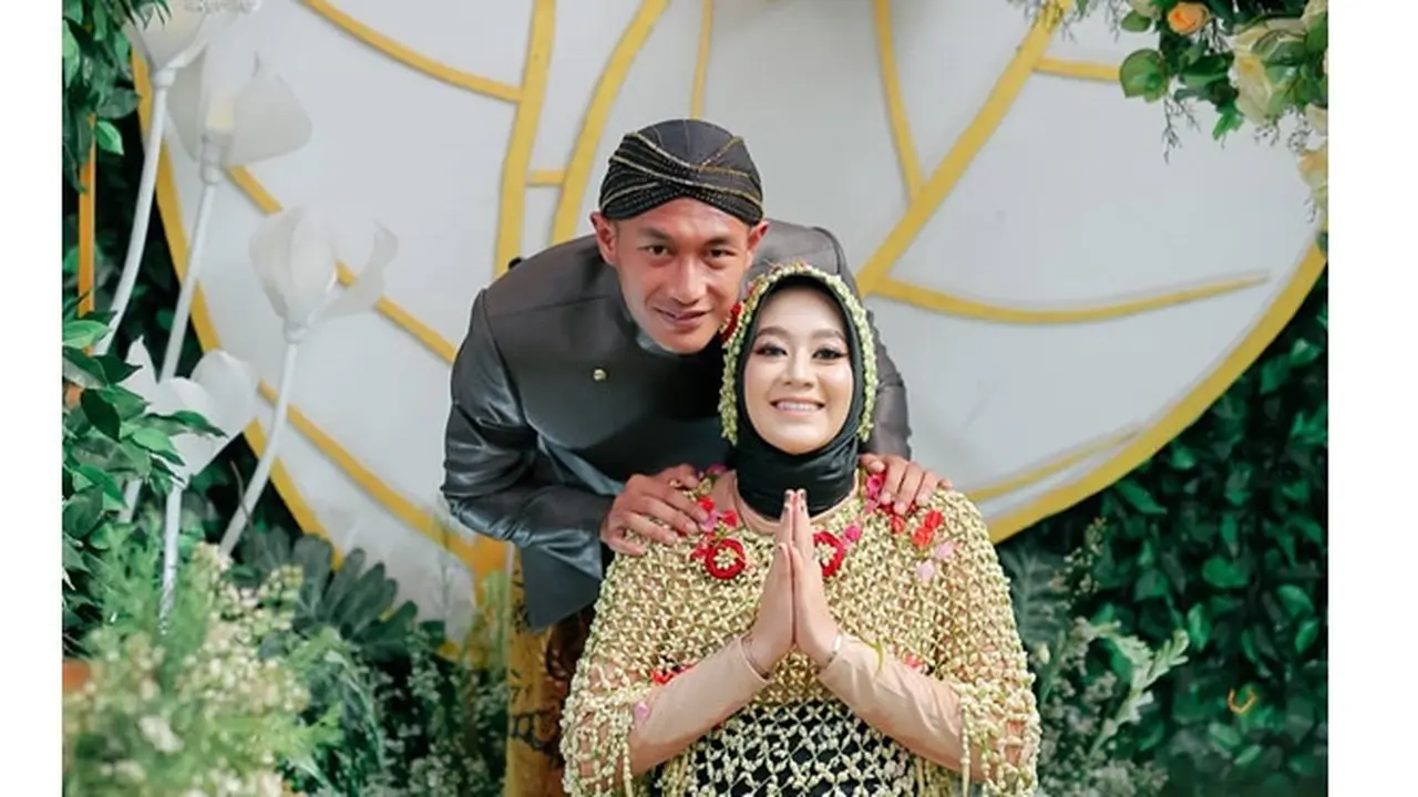 5 Momen Siraman 7 Bulan Kehamilan Istri Hansamu Yama, Penuh Khidmat