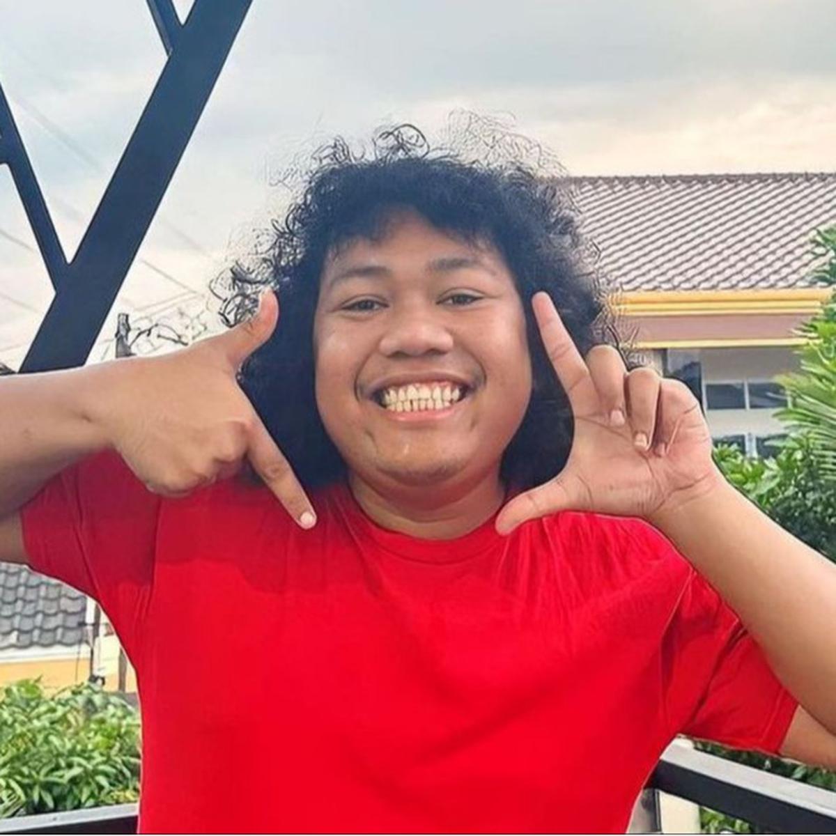Cuek Diprotes Maju Pilkada, 8 Potret Marshel Widianto Blusukan ke Warga, Gayanya Bak Pejabat