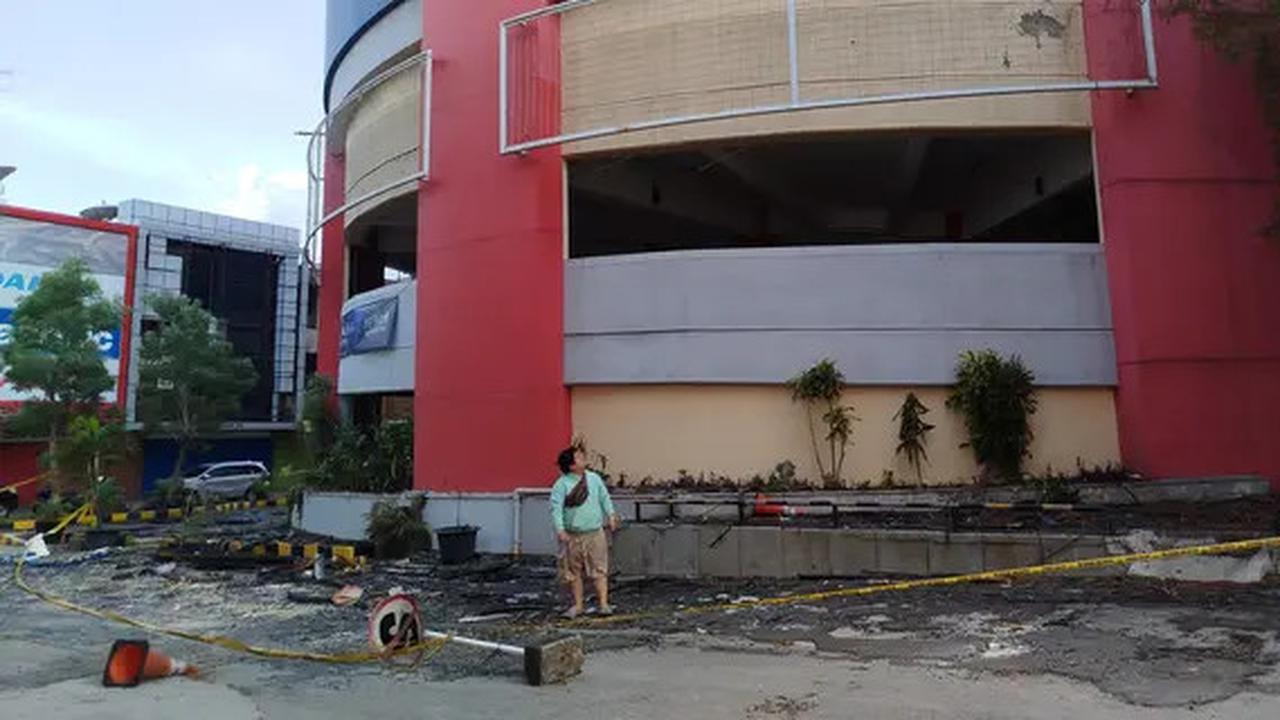 Evakuasi Korban Kebakaran Glodok Dihentikan Sementara, Ini Penyebabnya