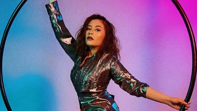 Jarang Memakai Makeup Ini, Prilly Latuconsina Nampak Stunning dengan Sentuhan Glowing