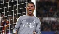 Real Madrid's Cristiano Ronaldo reacts during the match against AS Roma. REUTERS/Alessandro Bianchi