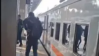 Viral Penumpang Kereta Walahar Turun Sebelum Berhenti di Cikarang, KAI Buka Suara