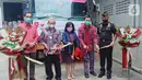 Jajaran Direksi dan Komisaris PT UCC Victo Oro Prima, Dirjan Industri Agro Kemenperin Abdul Rochim, Kepala Kanwil Jawa Barat Bea Cukai Saipullah Nasution pada acara Pelepasan Container Ekspor Produk Kopi Olahan ke negeri Tiongkok di Sentul, Selasa (18/8/2020). (Liputan6.com/HO/Barek)