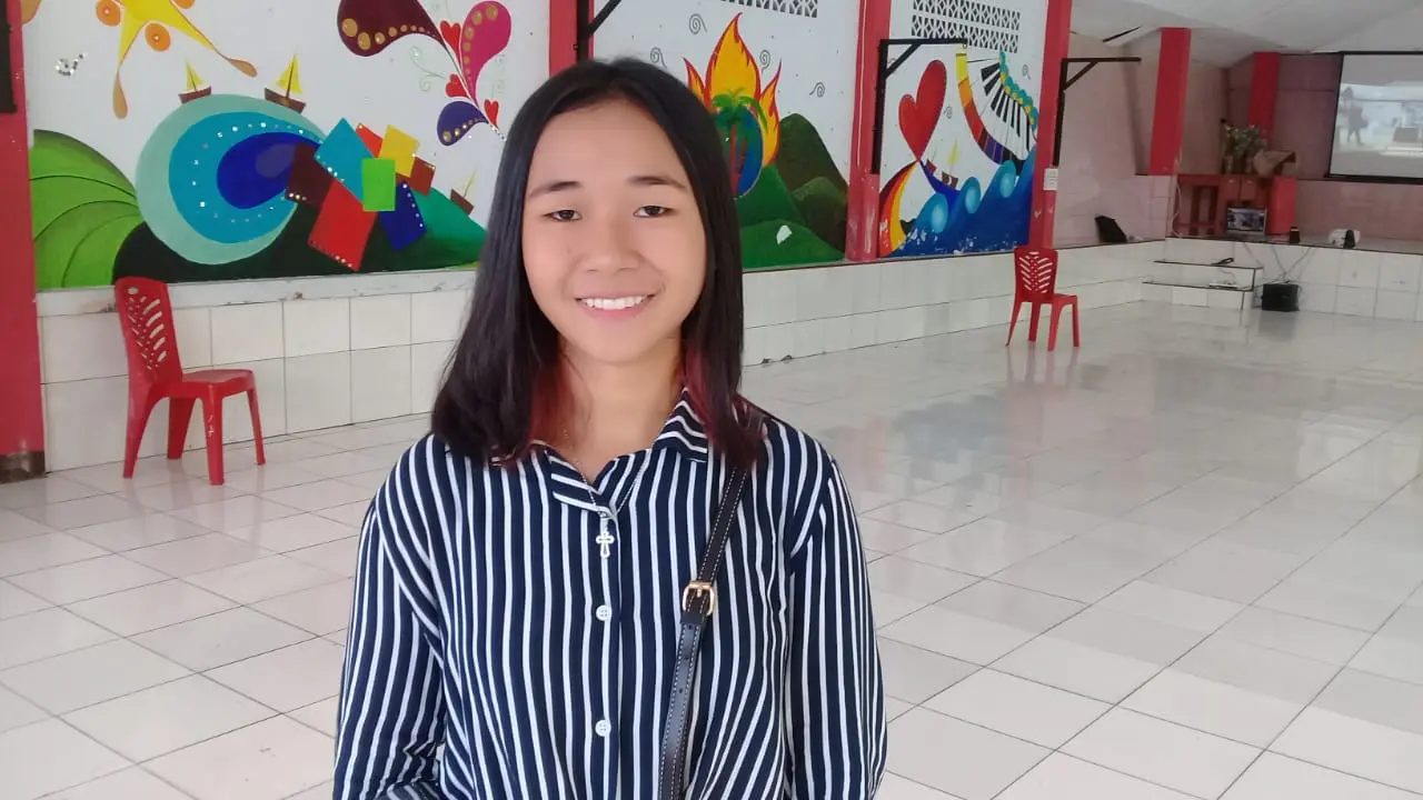 Yestika Mantiaha, siswi SMAN 9 Manado peraih medali emas Pra PON Papua.