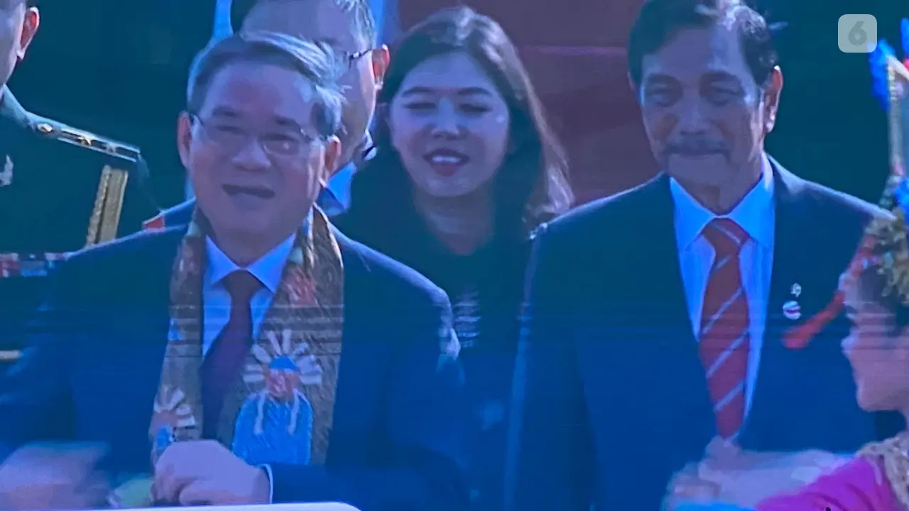 Perdana Menteri China Li Qiang tiba di Bandara Internasional Soekarno-Hatta pada Selasa (5/9/2023) pukul 15.30 WIB. Kedatangannya kali ini dalam rangka menghadiri KTT ke-43 ASEAN (Liputan6.com/Teddy Tri Setio Berty).