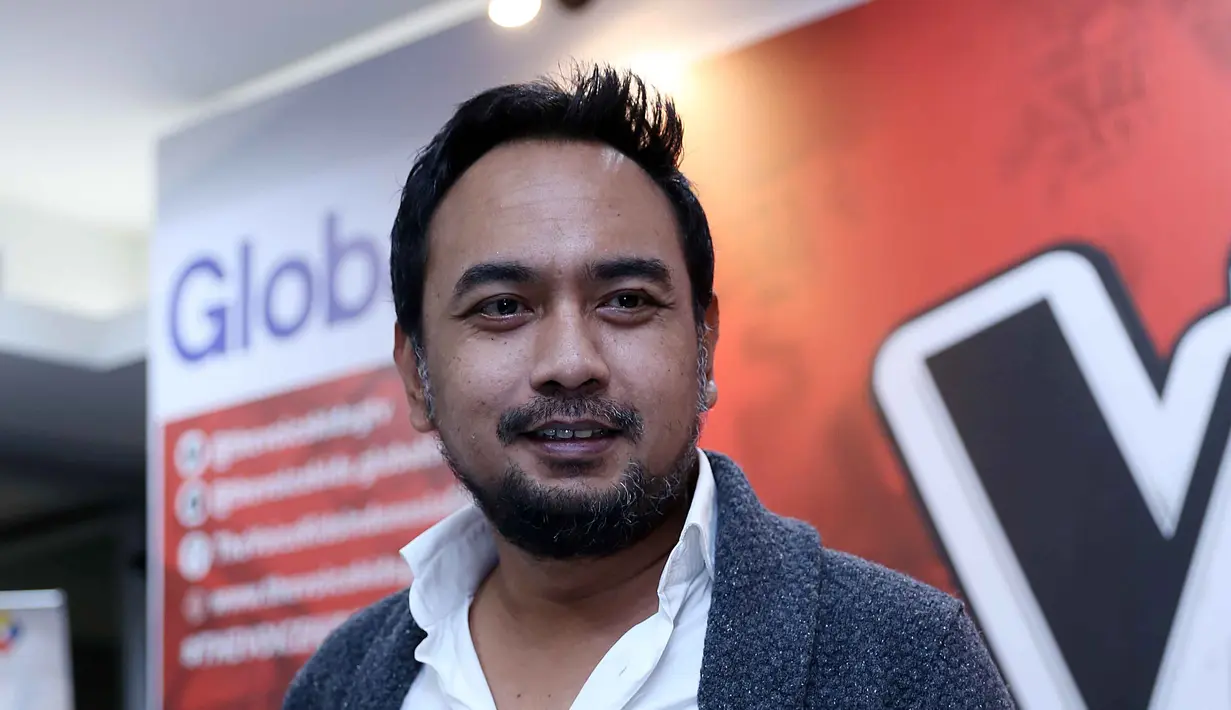 Sosok Bebi Romeo, musisi kebanggaan Tanah Air kini menjadi seorang Juri di ajang The Voice Kids Indonesia 2016. Bebi Romeo dikenal oleh masyarakat sebagai juri yang antagonis dan kerap berkomentar pedas. (Nurwahyunan/Bintang.com)