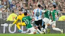 La Pulga memborong tiga dari enam gol Tim Tango ke gawang Bolivia. (AP Photo/Natacha Pisarenko)