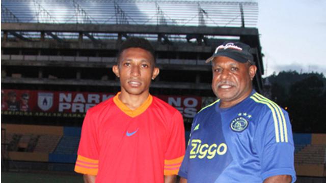 Revalino Utrech Collin Manibor 