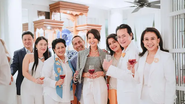 Pesta Pernikahan Farah Quinn di Jakarta