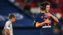 Gelandang PSG, Julian Draxler, merayakan gol yang dicetaknya ke gawang Metz pada laga Liga Prancis di Stadion Parc des Princes, Paris, Kamis (17/9/2020) dini hari WIB. PSG menang 1-0 atas Metz. (AFP/Franck Fife)