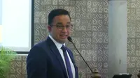 Anies Baswedan saat diundang sebagai pembicara dalam Kuliah Profesional Dunia ISTAC ke-25 di Universiti Islam Antarbangsa Malaysia (IIUM), Kuala Lumpur pada Rabu (11/10/2023). (Tangkap Layar YouTube ISTAC TV)
