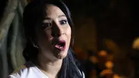Kenangan Tak Terlupakan Novita Angie pada Ayahnya