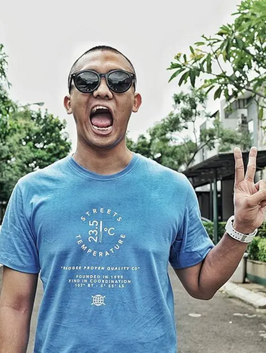 “Oh ini Udjo yang nyanyi. Oh ini Gugum yang nyanyi. Oh ini bagian Oon. Oh ini Yosi nih. Oh ini Odi nih. Tika biasanya di reff,” tulis Uus di akun Twitternya sebagai bentuk mengenang masa lalu saat pertama kali mengidolakan Project Pop.(Instagram/uusloser)