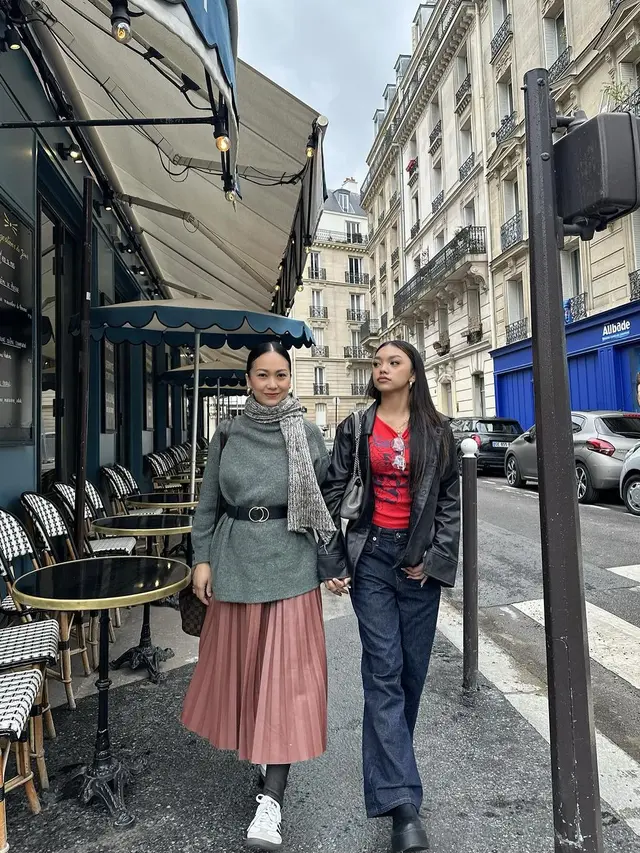 Nola dan Naura (Instagram/riafinola)