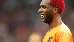 Gelandang Belanda Ryan Babel berselebrasi usai mencetak gol ke gawang Prancis pada pertandingan UEFA Nations League di Stadion Stade de France, Saint-Denis, Prancis, (9/10). Prancis menang 2-1 atas Belanda. (AP Photo/Christophe Ena)