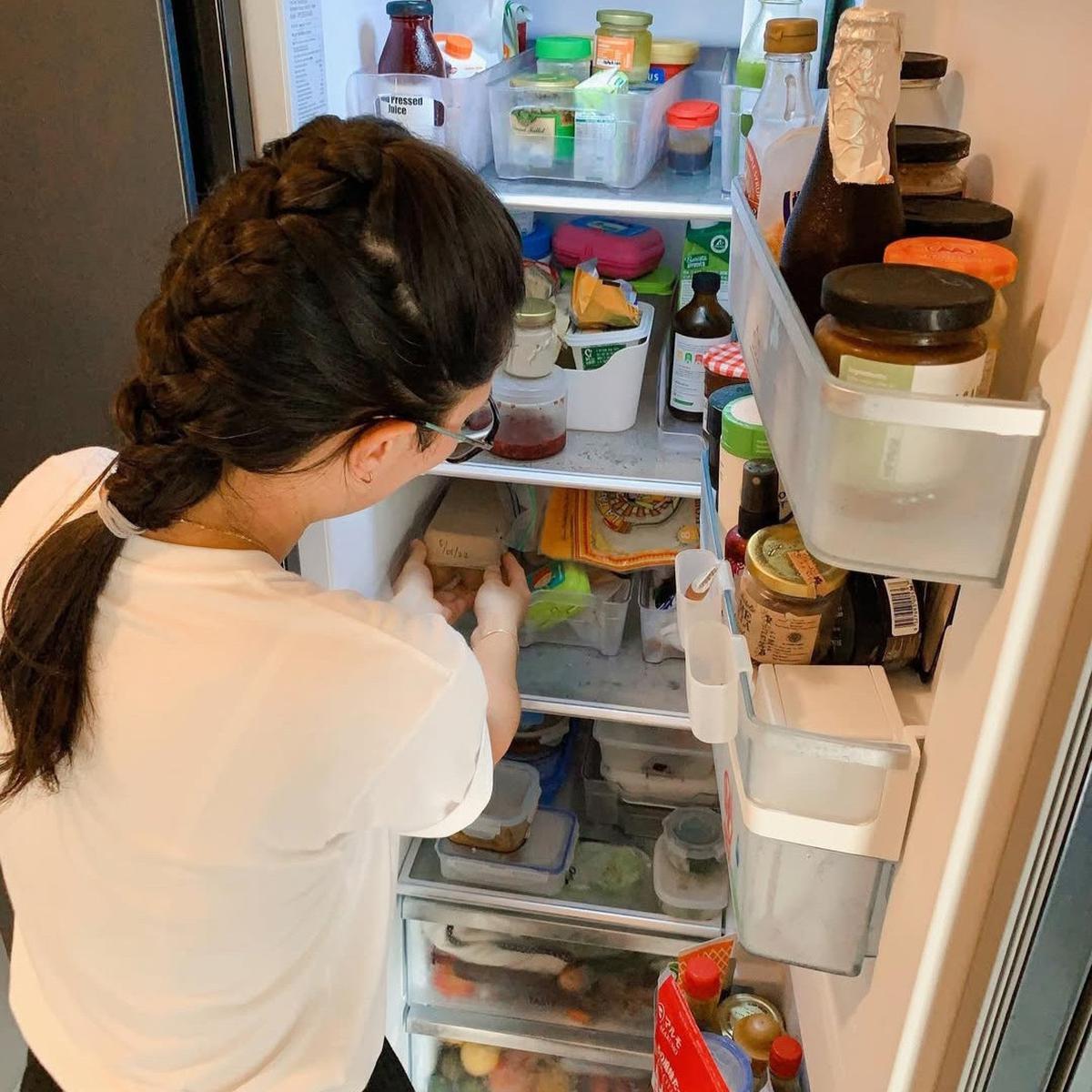 5 Potret Dapur di Rumah Eross Sheila On 7, Perabotan Sederhana Dimanfaatkan Istri yang Jago Masak & Buat Kue