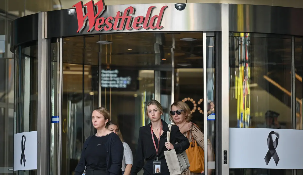 Pusat perbelanjaan Westfield di Bondi Junction dibuka kembali hari ini, namun perdagangan baru akan dibuka kembali pada hari Jumat, 19 April besok. (Ayush Kumar / AFP)
