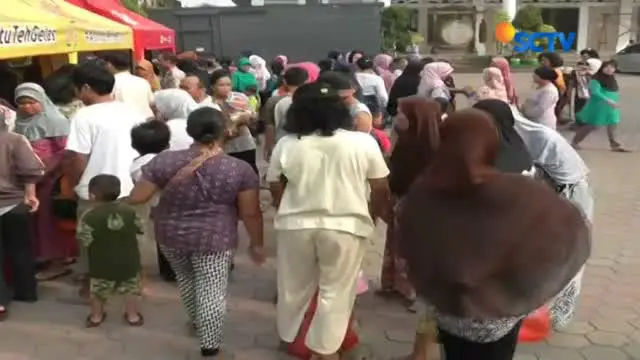 Ratusan Warga di Tangerang Serbu Pasar Murah 