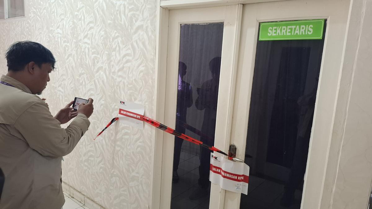 Bupati Lampung Tengah Terjaring OTT, 2 Ruangan di Dinas Kesehatan Disegel KPK