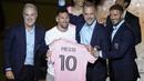 Megabintang asal Argentina, Lionel Messi resmi diperkenalkan Inter Miami. (AP Photo/Rebecca Blackwell)