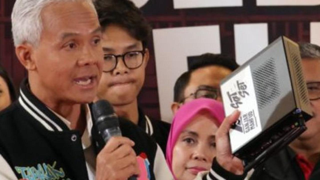Ganjar: Saya Heran Memang Kemiskinan Kita Naik, Kok Bansos Meningkat?