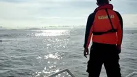 Pencarian korban penumpang melompat dari kapal