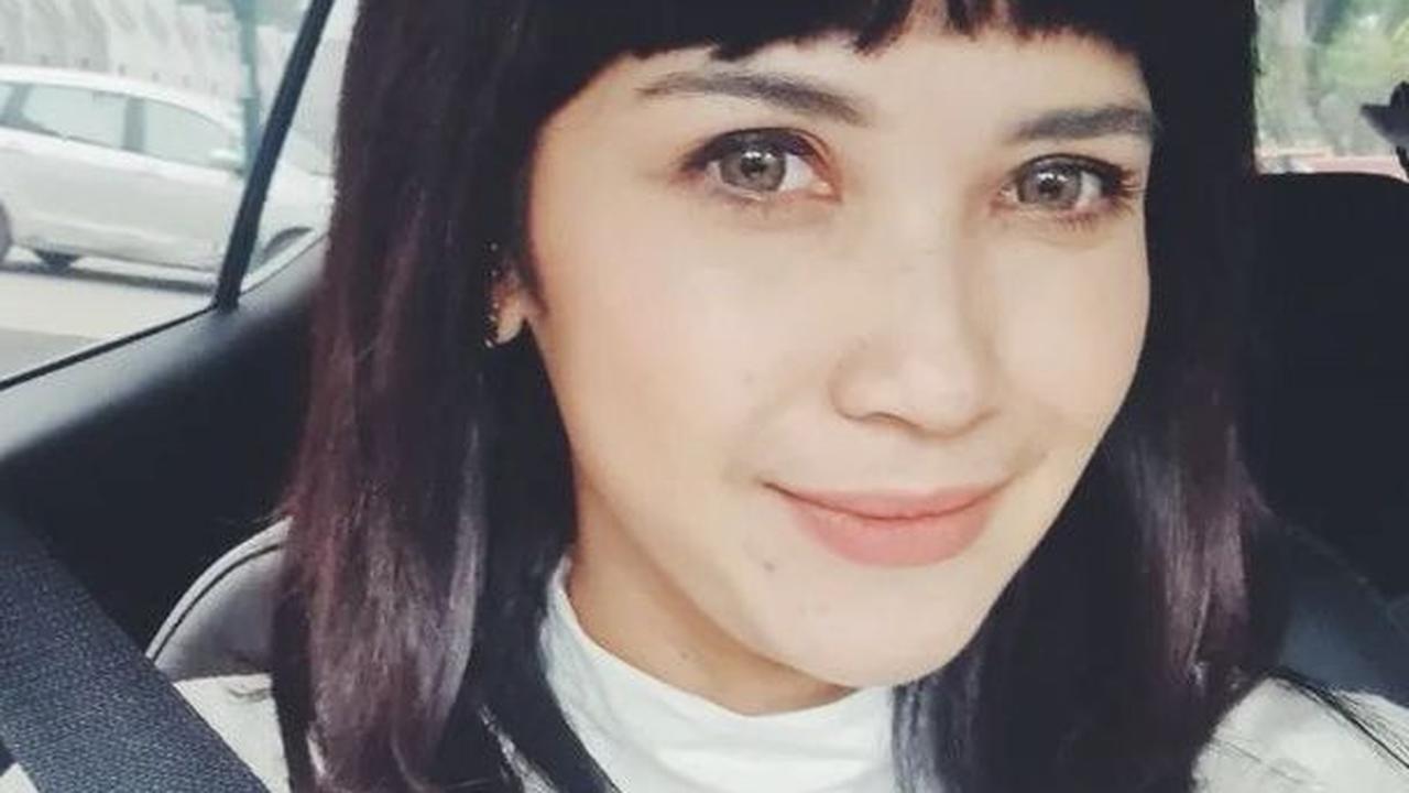 Hingga kini, Dinda tercatat sudah membintangi lebih dari 25 judul sinetron dan lebih dari 17 judul FTV serta film layar lebar.