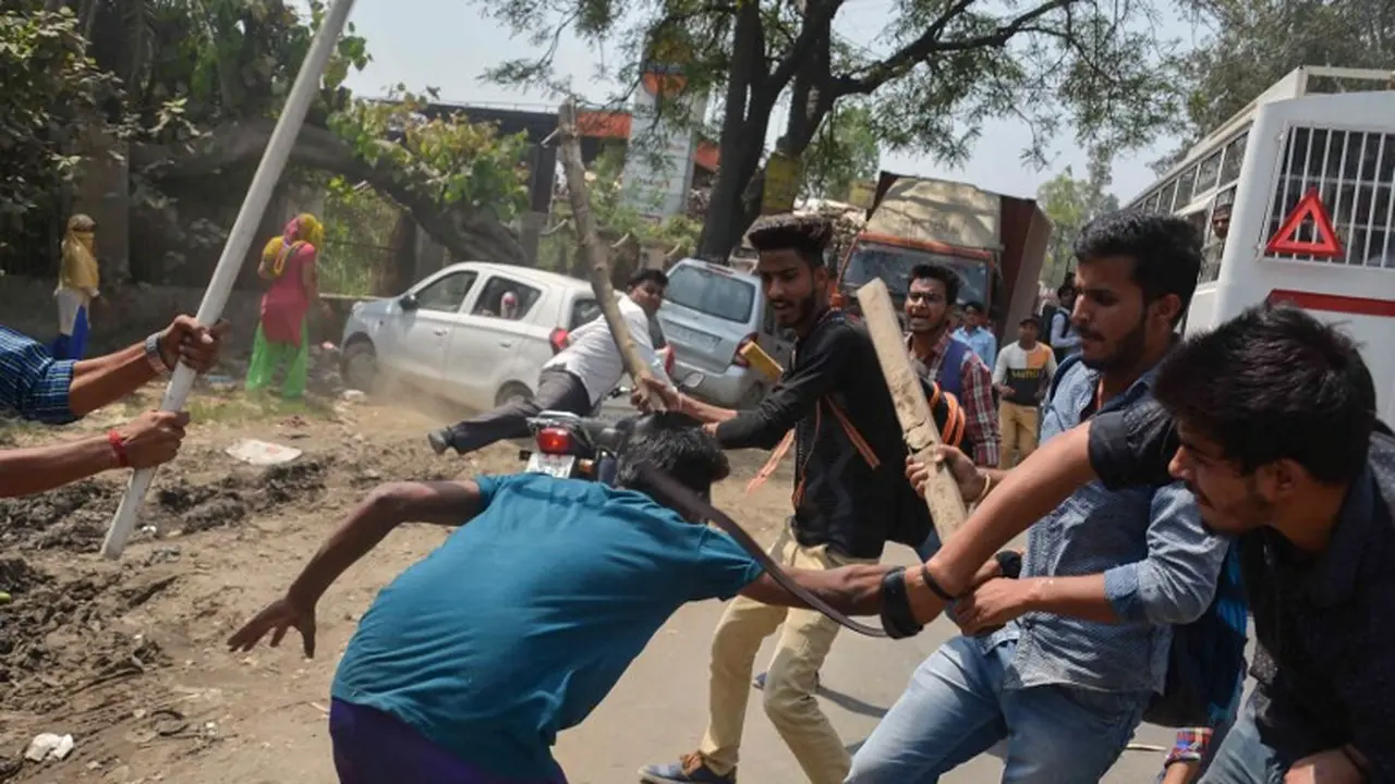 Unjuk Rasa Kasta 'Haram' di India Berujung Kekerasan, 8 Orang Tewas