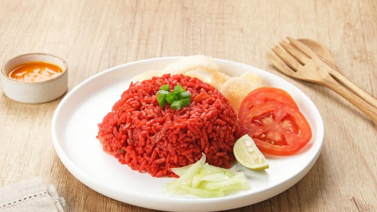 6. Nasi Goreng Merah Makassar