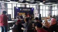 Suasana Talkshow interaktif dengan tema "Industri Kreatif di Era Digital" di Altitude Lounge, Hotel Aston Inn Pandanaran, Semarang, Jawa Tengah. (foto: Liputan6.com/felek wahyu)