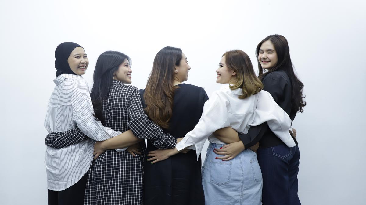 5 Alasan yang Membuatmu Merasa Tidak Diterima oleh Keluarga dan Teman
