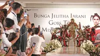 Puteri Indonesia 2017 Bunga Jelitha Ibrani memakai kostum nasional untuk Miss Universe (Foto: Liputan6.com/Herman Zakaria)