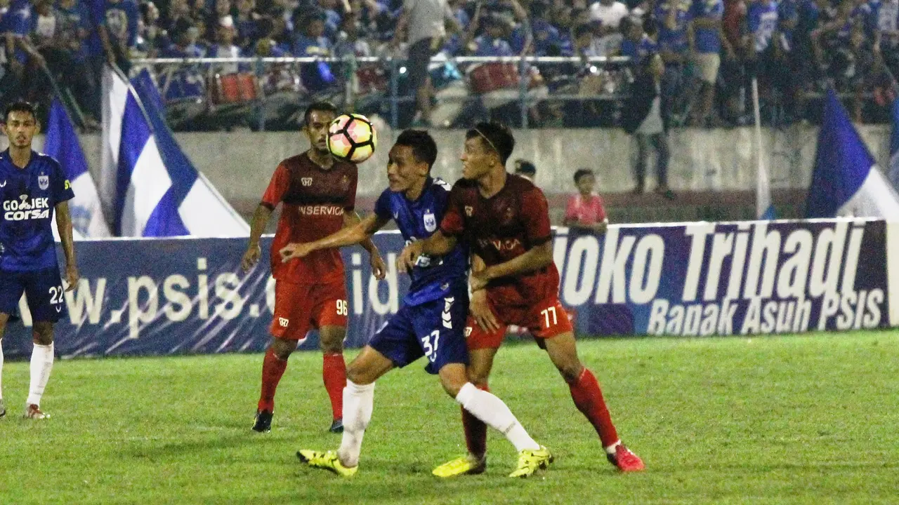 Ruud Gullit, gelandang PSIS Semarang 