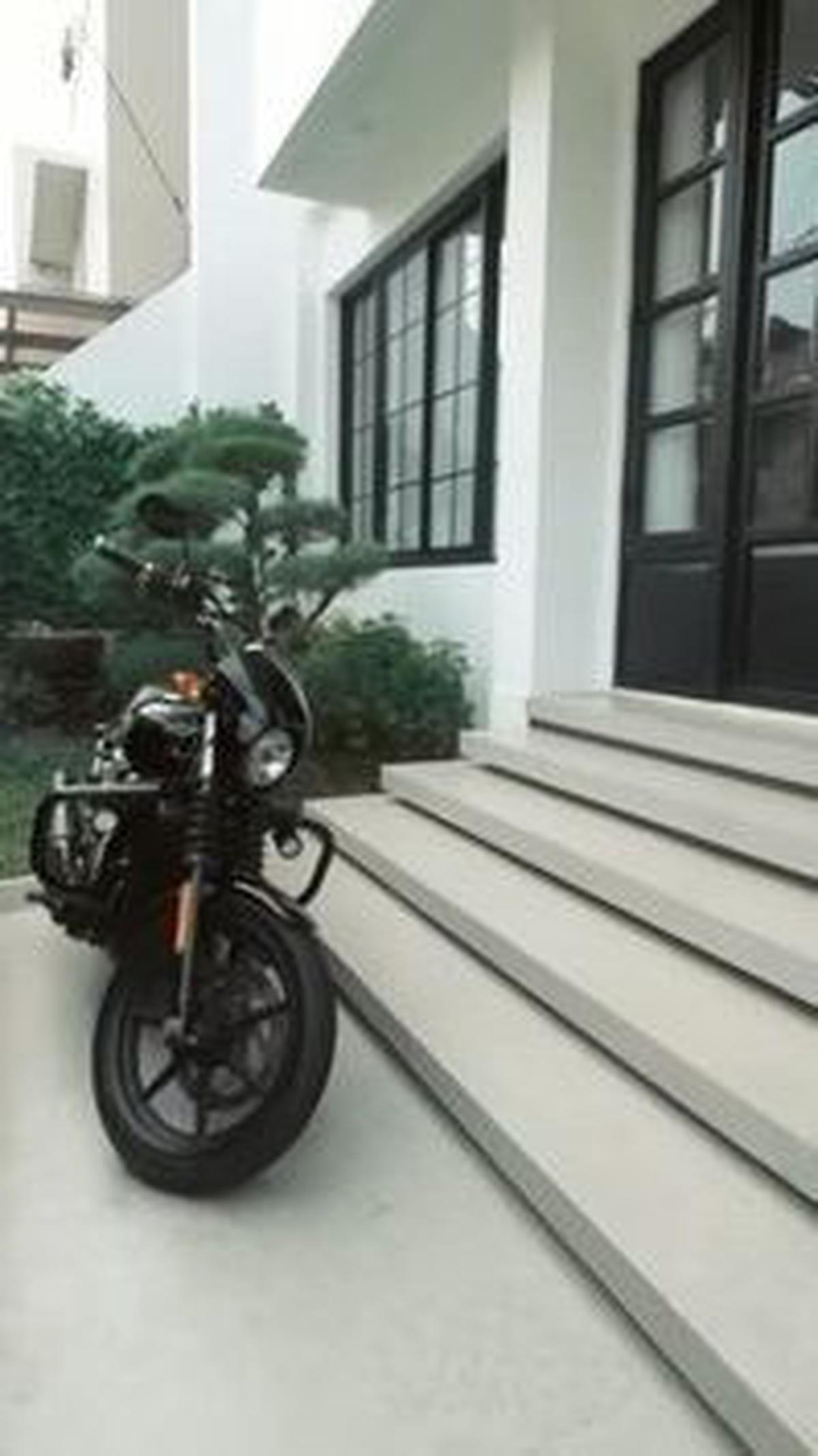Memiliki Tiga Lantai<br>