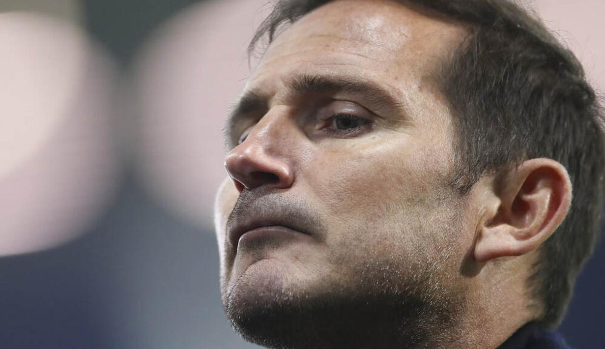 Ekspresi Pelatih Chelsea, Frank Lampard, saat melawan West Bromwich Albion pada laga Liga Inggris di Stadion Hawthorns, Minggu (27/9/2020). Kedua tim bermain imbang 3-3. (Nick Potts/Pool via AP)