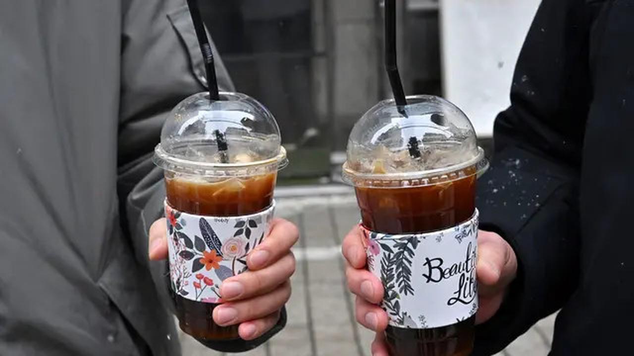 Kenapa Anak Muda di Korea Gemar Minum Ice Americano Bahkan di Musim Dingin, Ini Penyebabnya